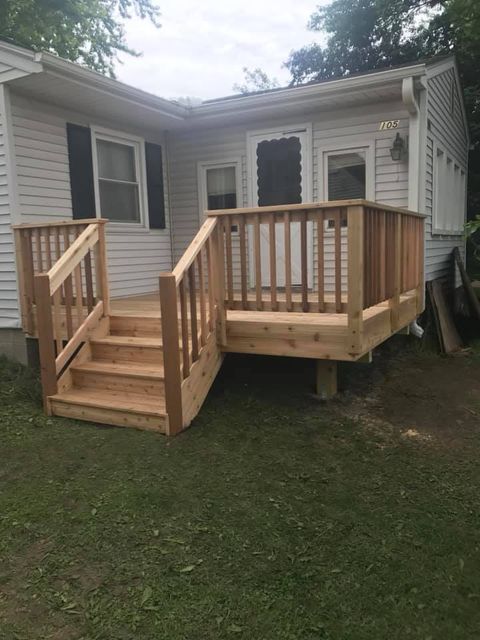 Small Wooden Deck – Minneapolis, MN – Pink Construction LLC