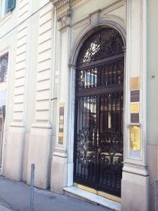 Entrata studio Santi Pedrazzi Genova