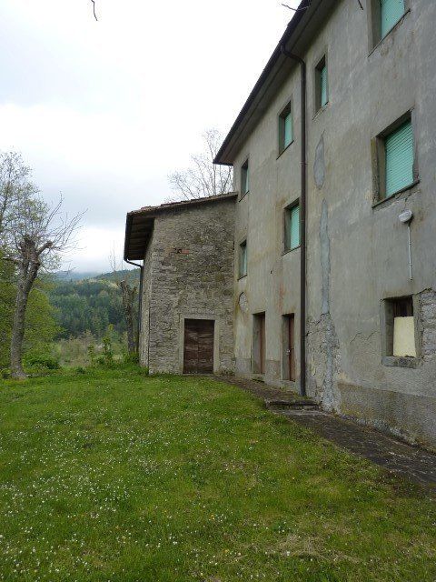 ristrutturazione casa con giardino esterno