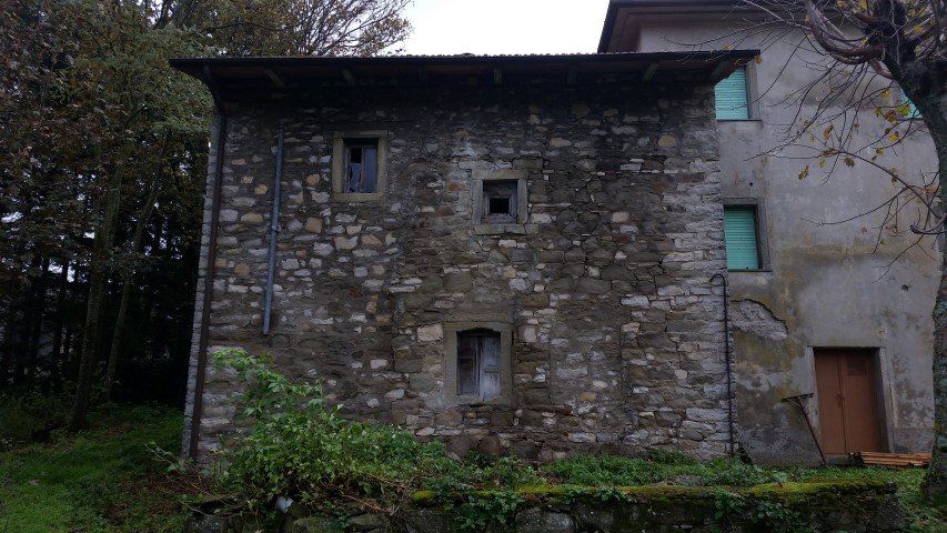 esterno casa pre ristrutturazione