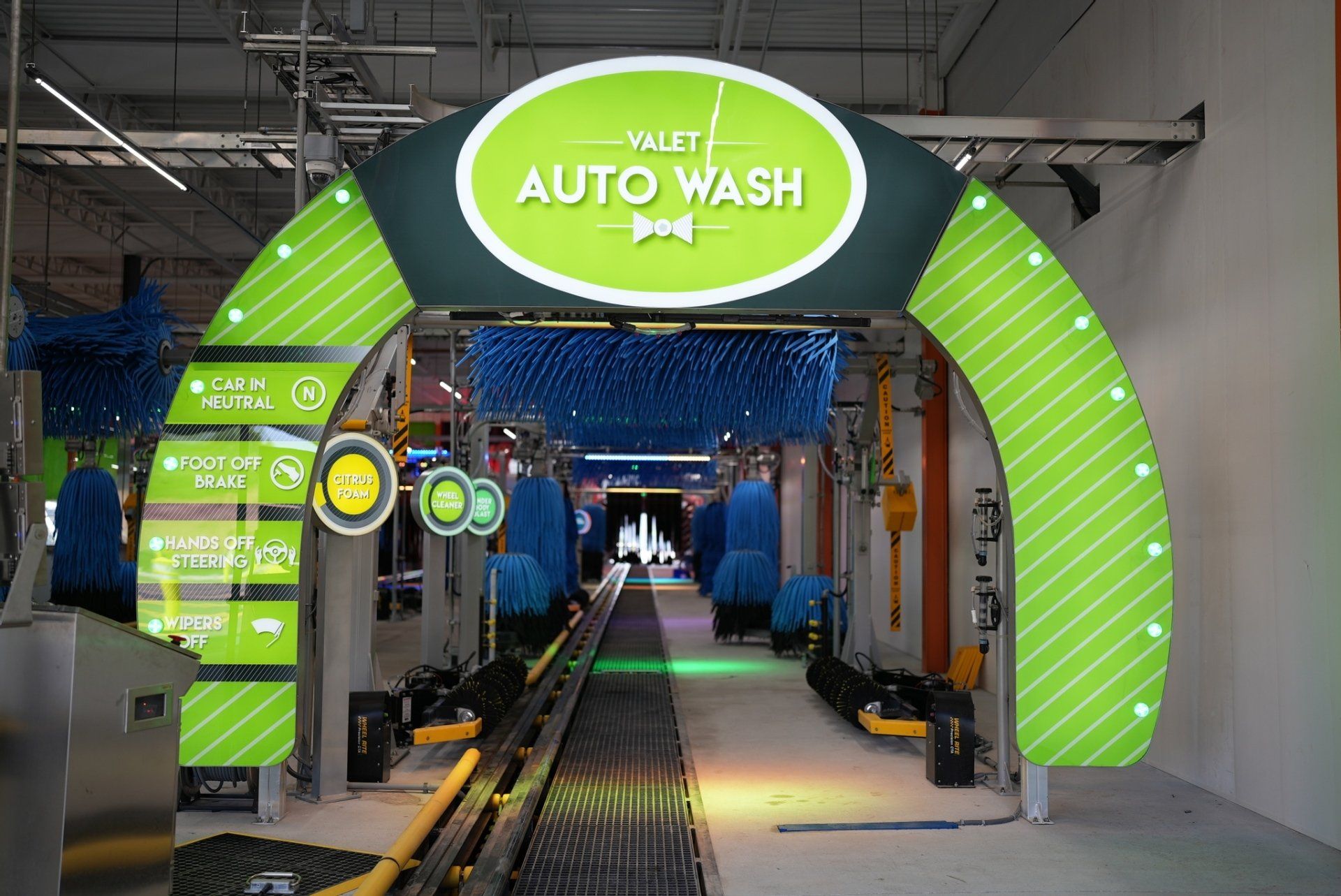 car wash arch sign that says 