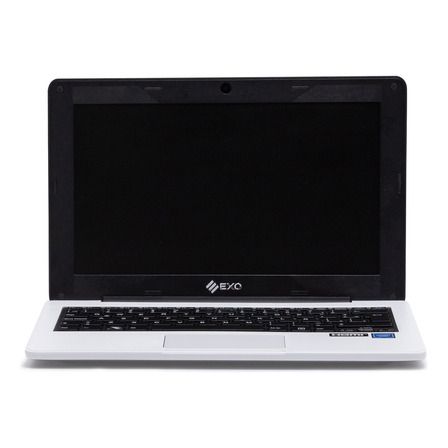 Portátil blanco con pantalla y teclado negros, ligeramente inclinado y abierto sobre una superficie blanca.