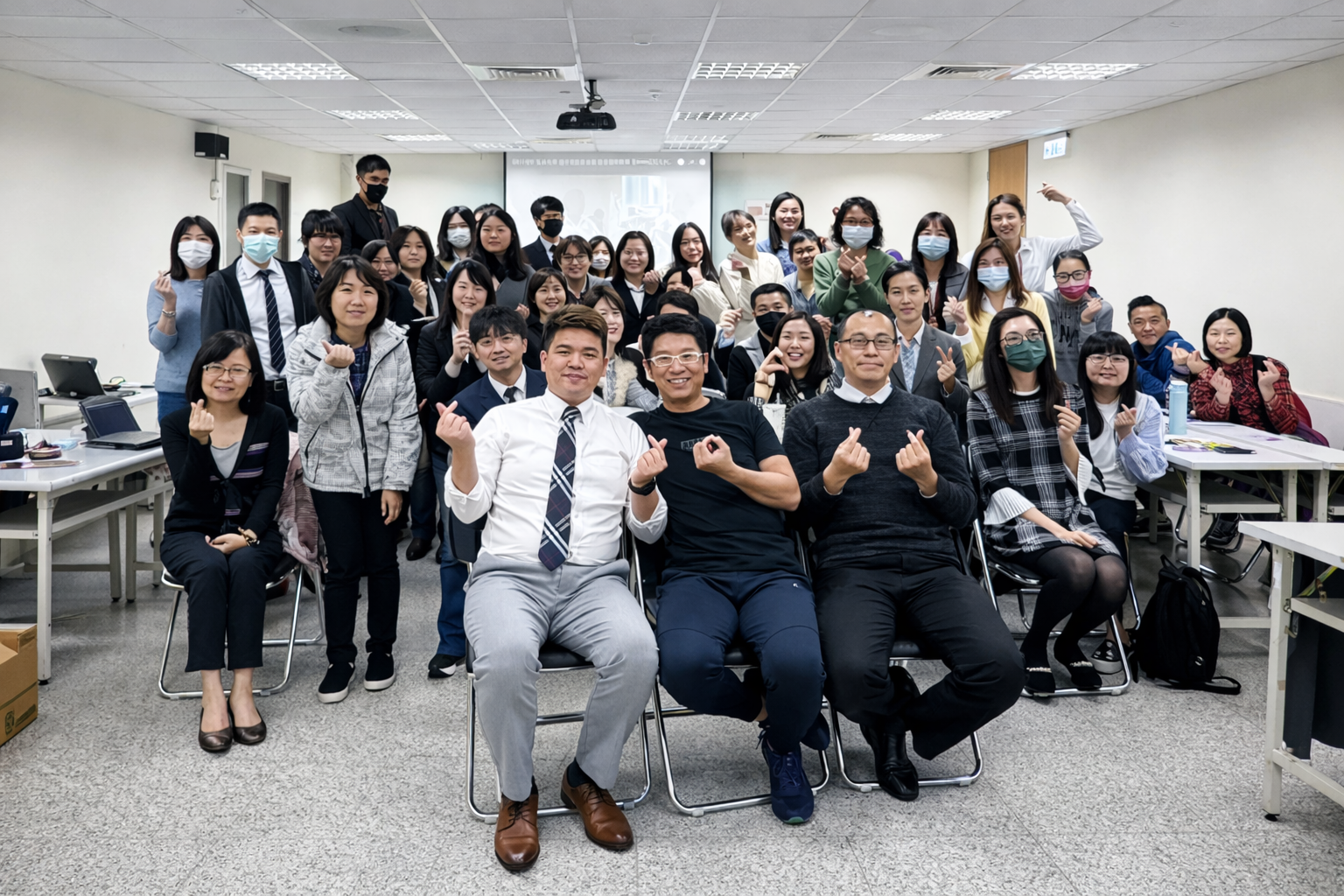 坤哥於實體車禍保險理賠課程現場授課,分享車禍處理與理賠實務經驗