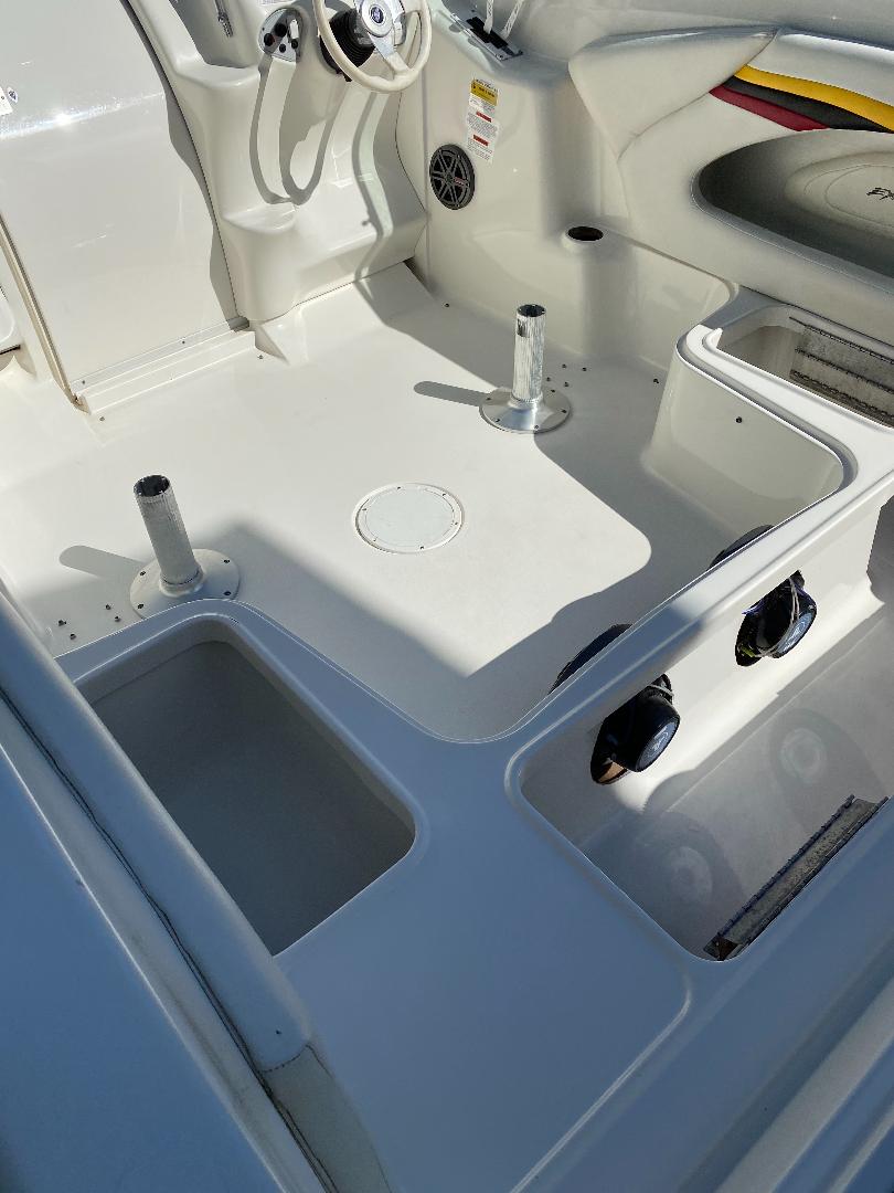 Boat deck water removal and mobile detailing in Lindenhurst IL by Captain Coles Detailing.