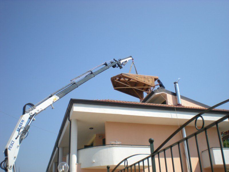 struttura in legno su tetto