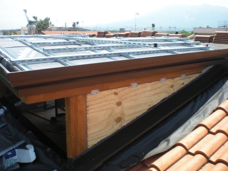 copertura in legno e metallo