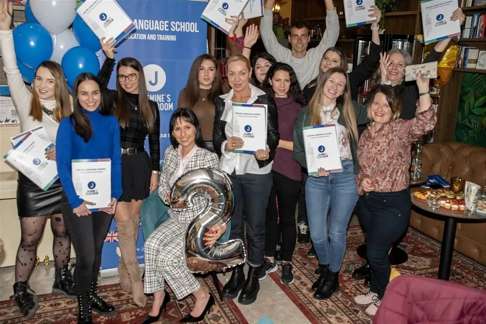 Езикова школа за обучение на възрастни Jasmine's Classroom езикови курсове по английски за възрастни