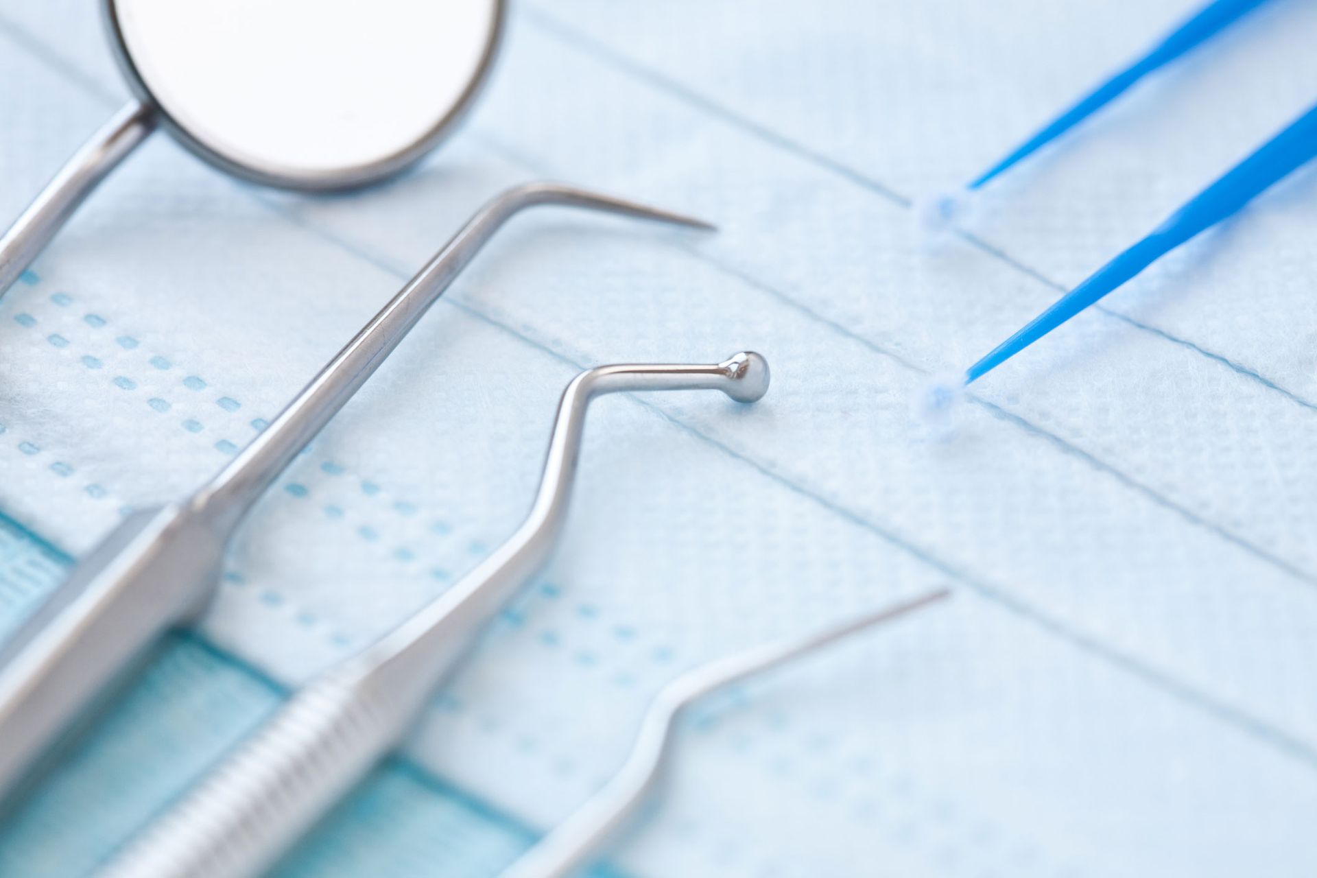 Dental instruments used by emergency dentists for excellent dental care.