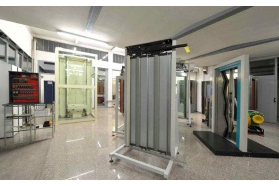 Porte sistemi di elevazione