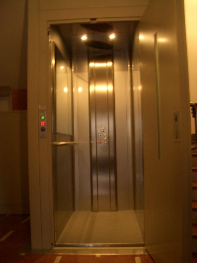 Interno ascensore