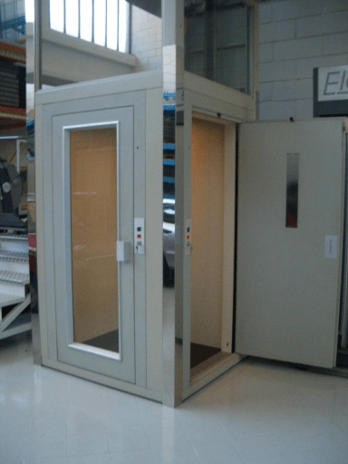 Ascensore in metallo