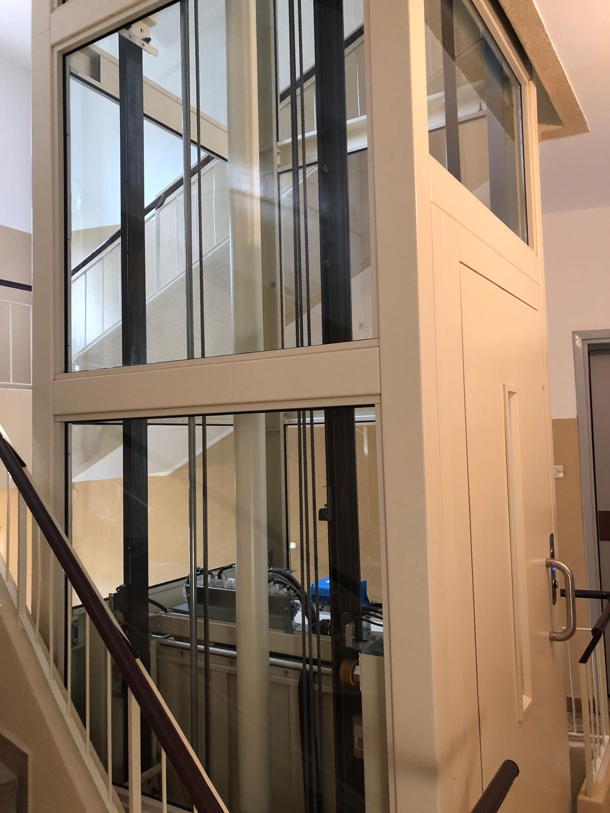 Colonna macchina elevatrice