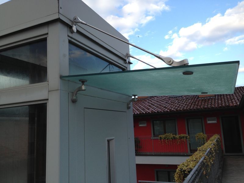 pensilina in vetro per piattaforme elevatrici