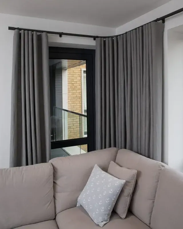 curtain and blinds near Meyersdal