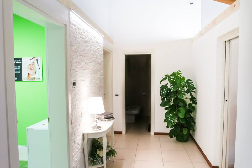 Dettaglio di interni, il corridoio