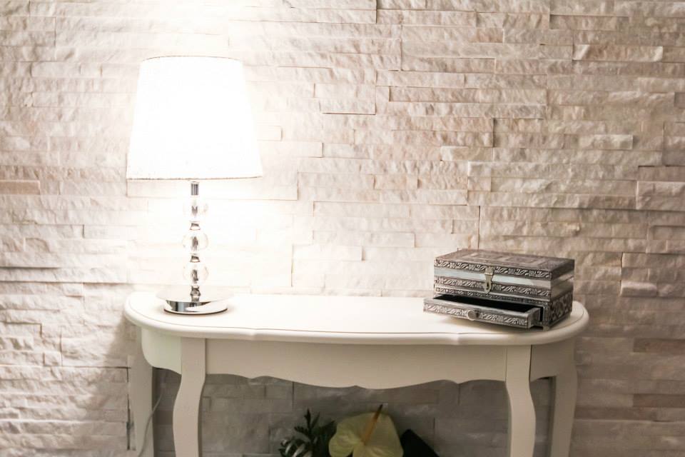 Tavolino di design con lampada