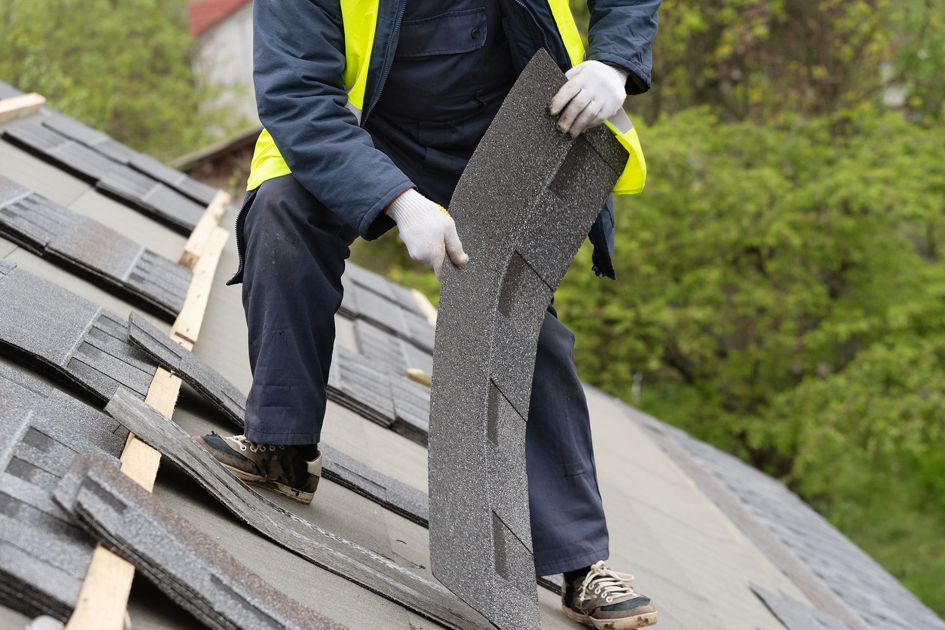 Shingle roof lifespan and replacement