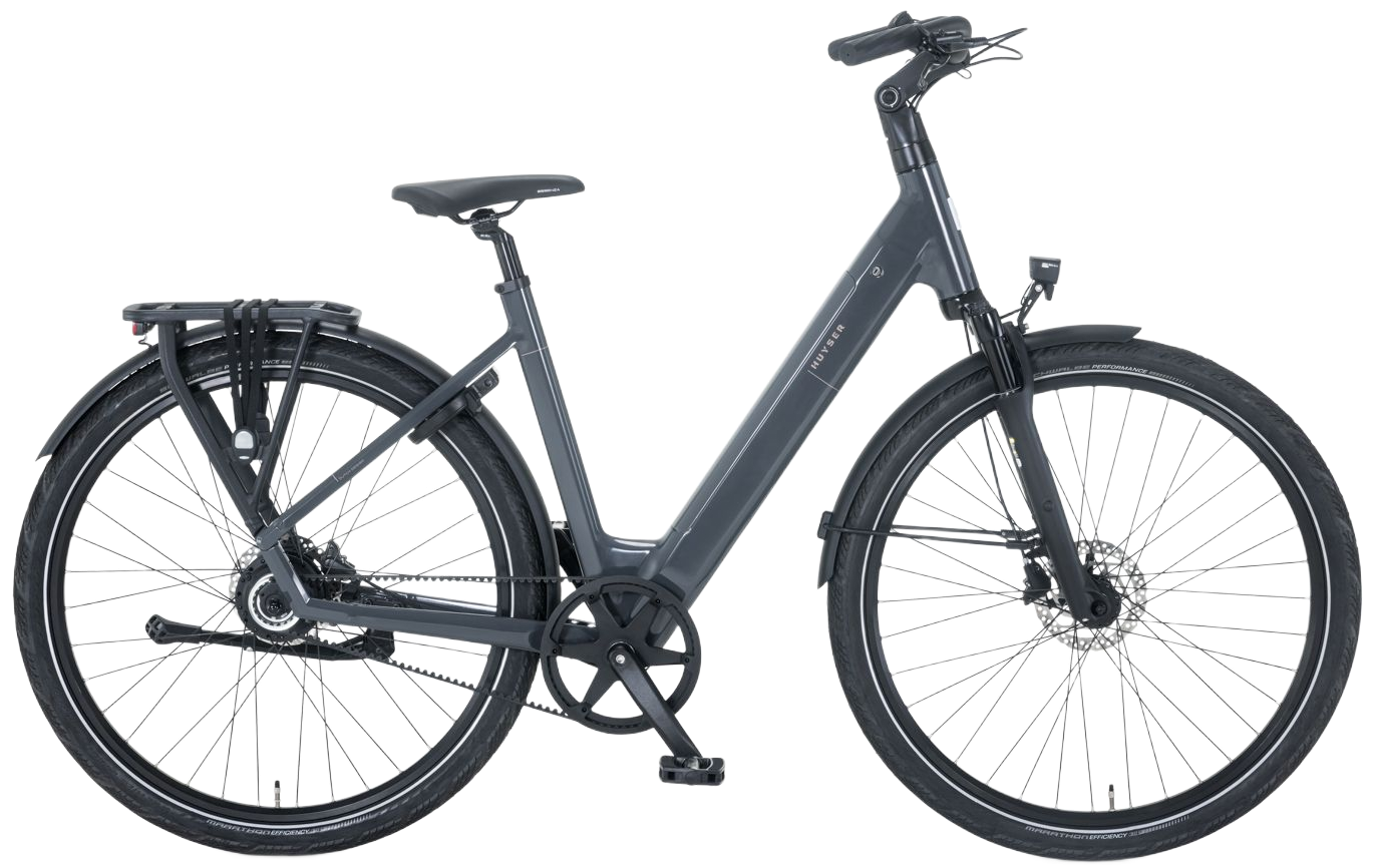 Blauwe Cortina elektrische fiets met spatborden, bagagedrager en schijfremmen.