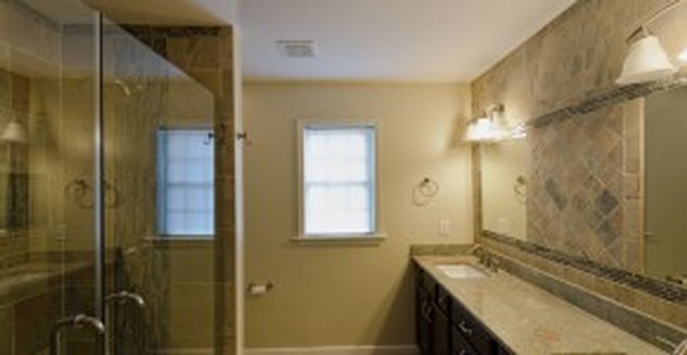 Skadra Residence Beautiful Master Bathroom