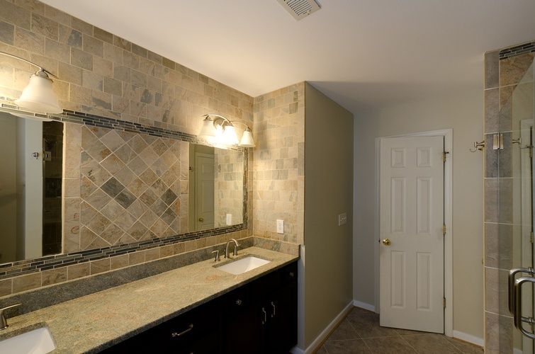 Skadra Residence Clean Master Bathroom