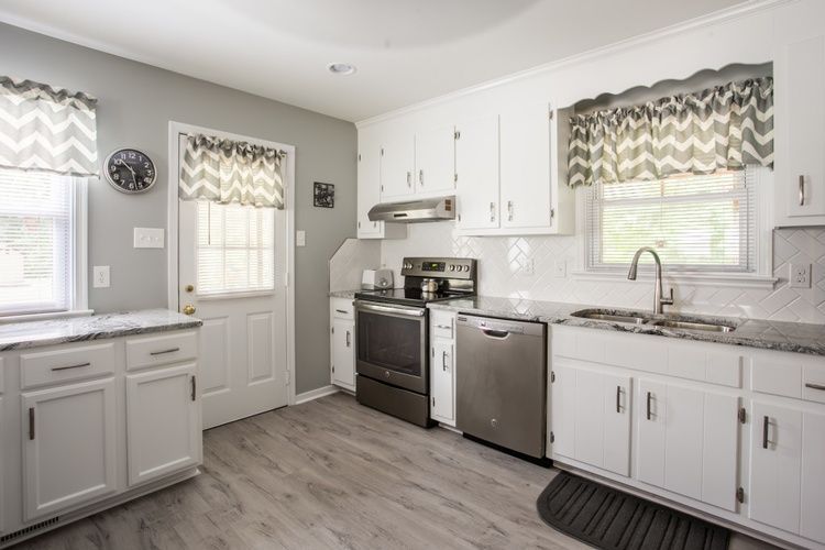 Baker Residence Clean Kitchen