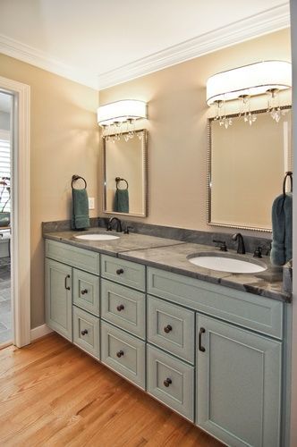 Fiorenza Hall Beautiful Master Bathroom