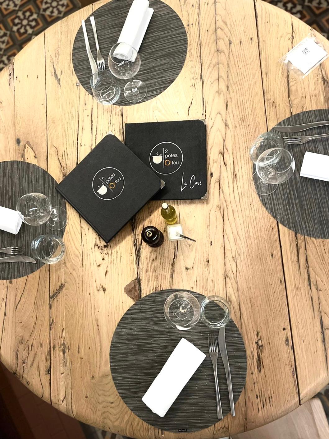 Table réservation 2 potes o feu