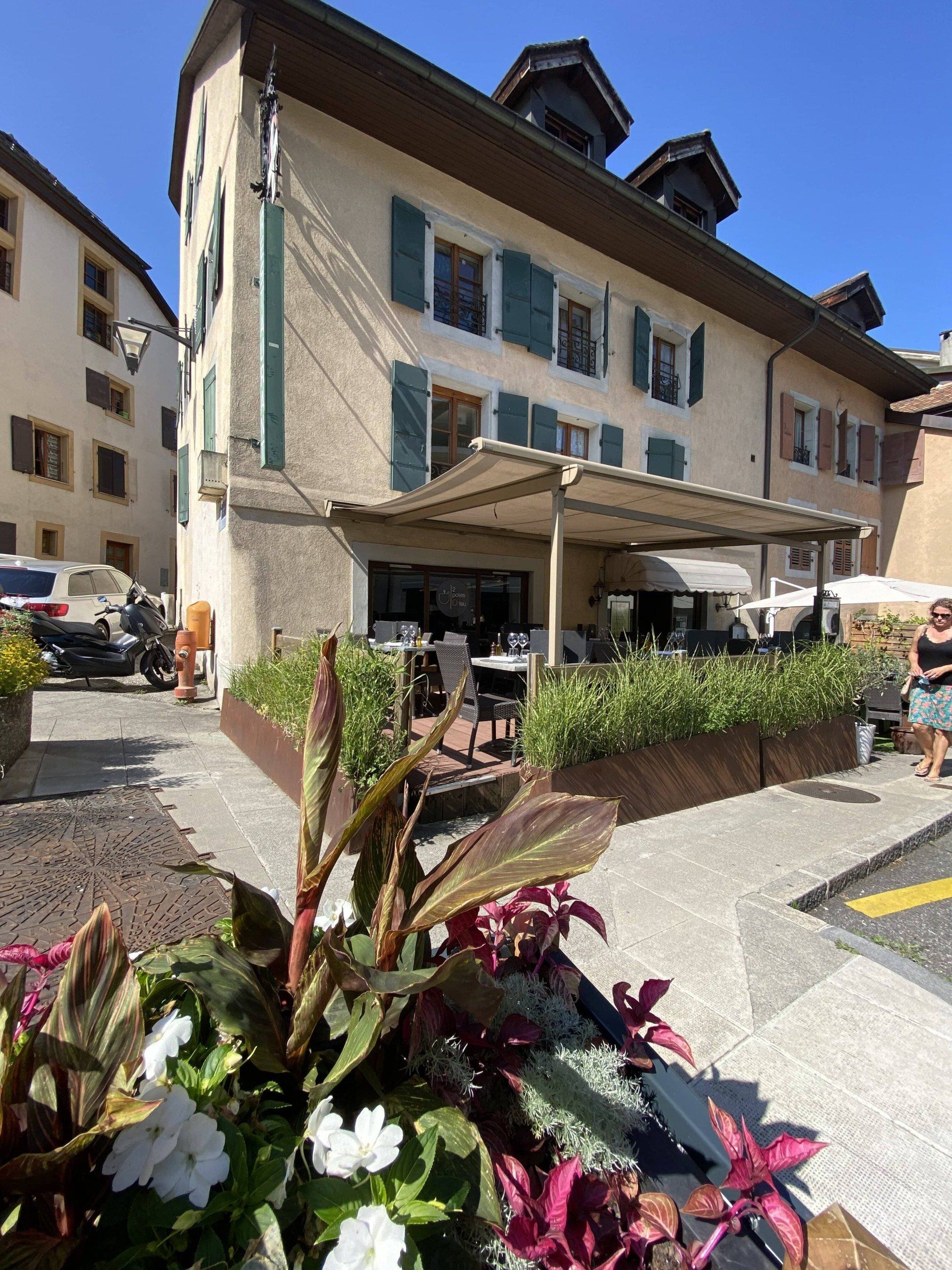Restaurant terrasse extérieure Chêne bourg