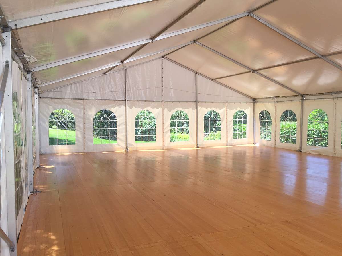 Overview under a classic type tent