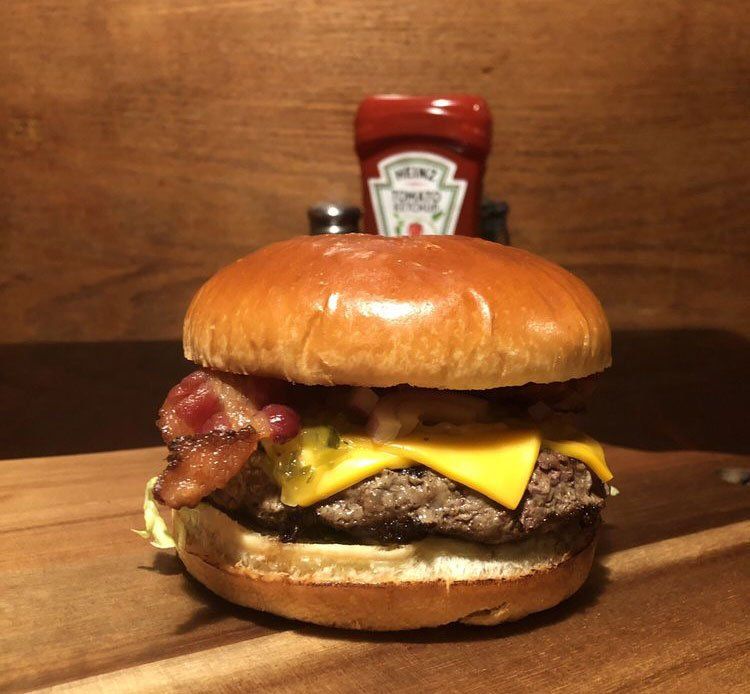 Green's Irish Pub- Bacon Burger | 516.570.6220