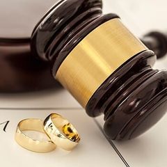 Law rings — divorce attorneys in New York State
