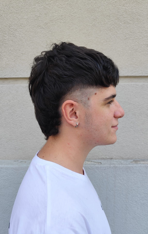 Capelli tinti fucsia e viola