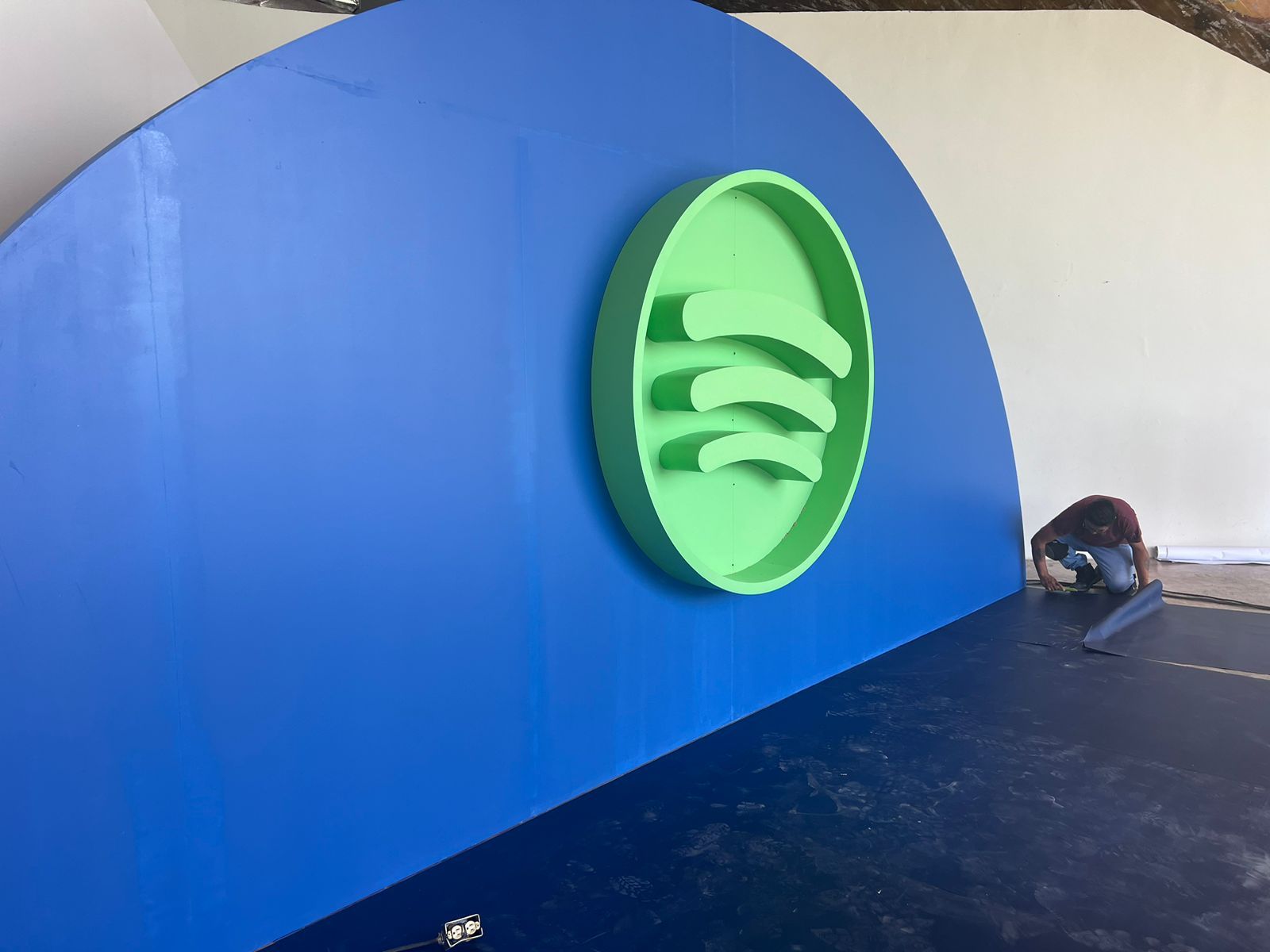 Discover how scenic design can elevate your brand presence at corporate events. 