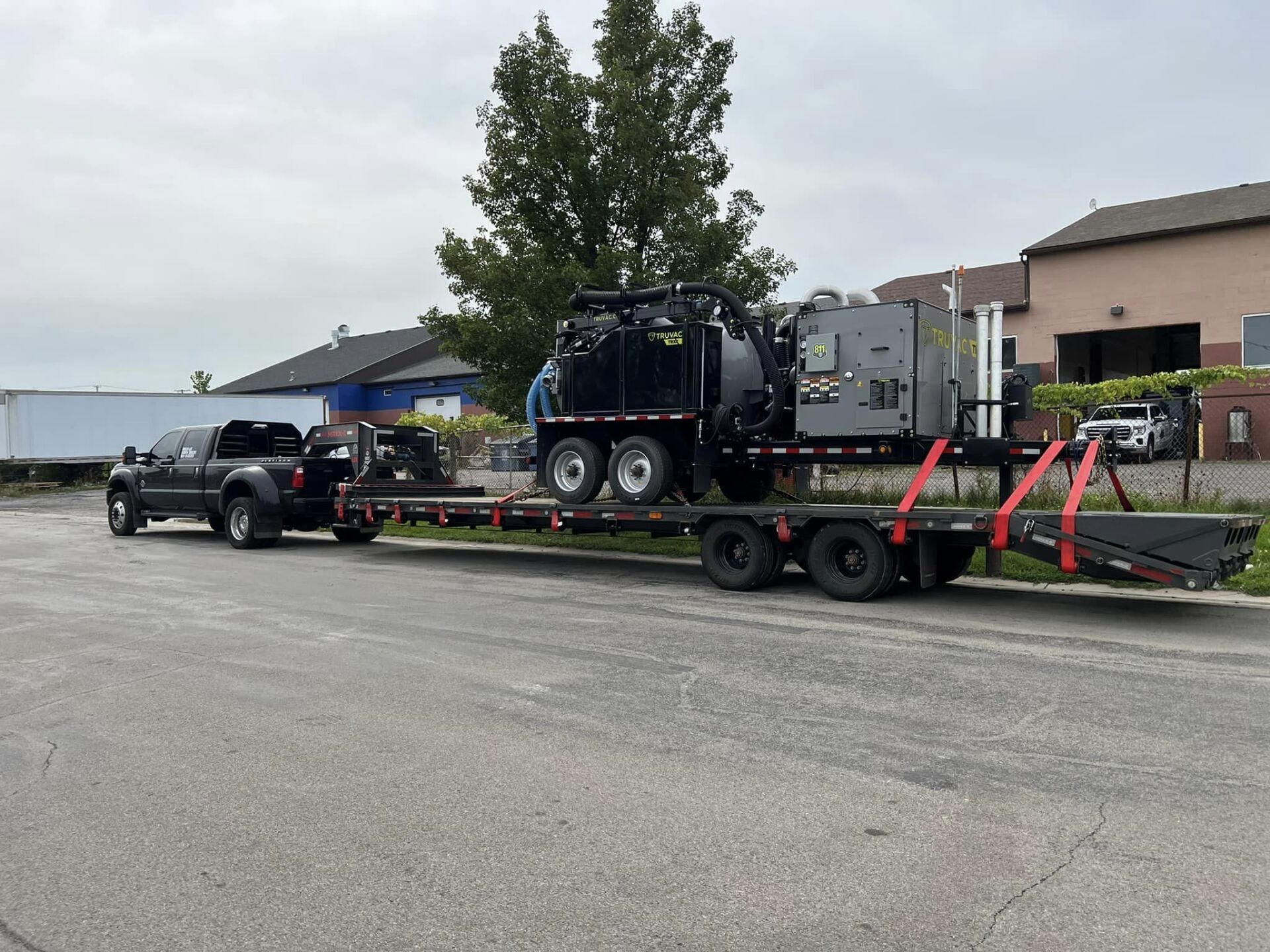 haul 3d hauling equipment on gooseneck trailer