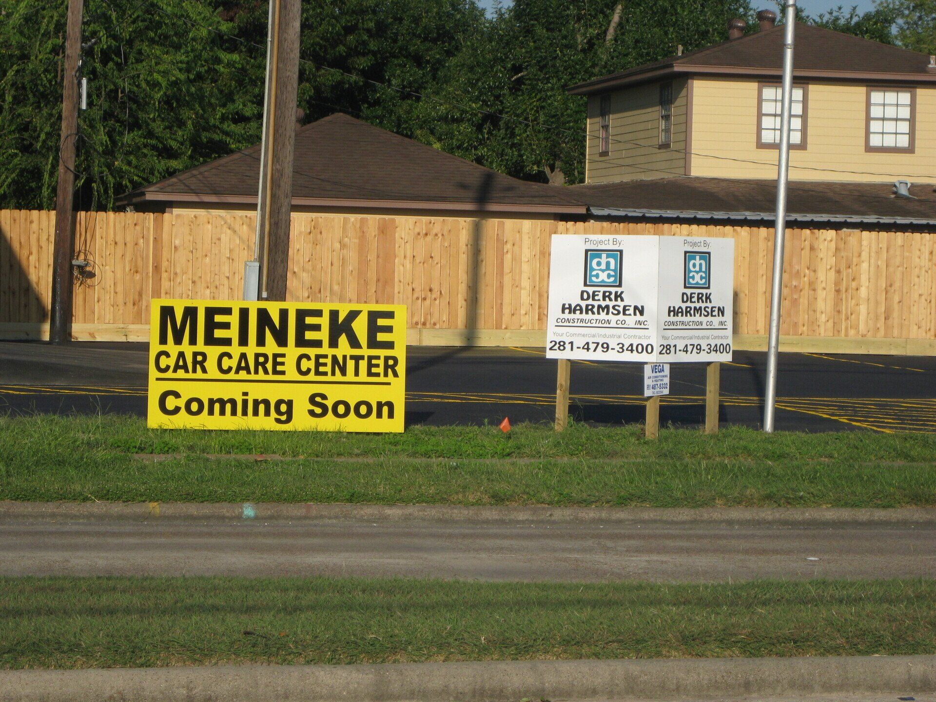 Car care center sign - Deer Park, TX - DH Construction