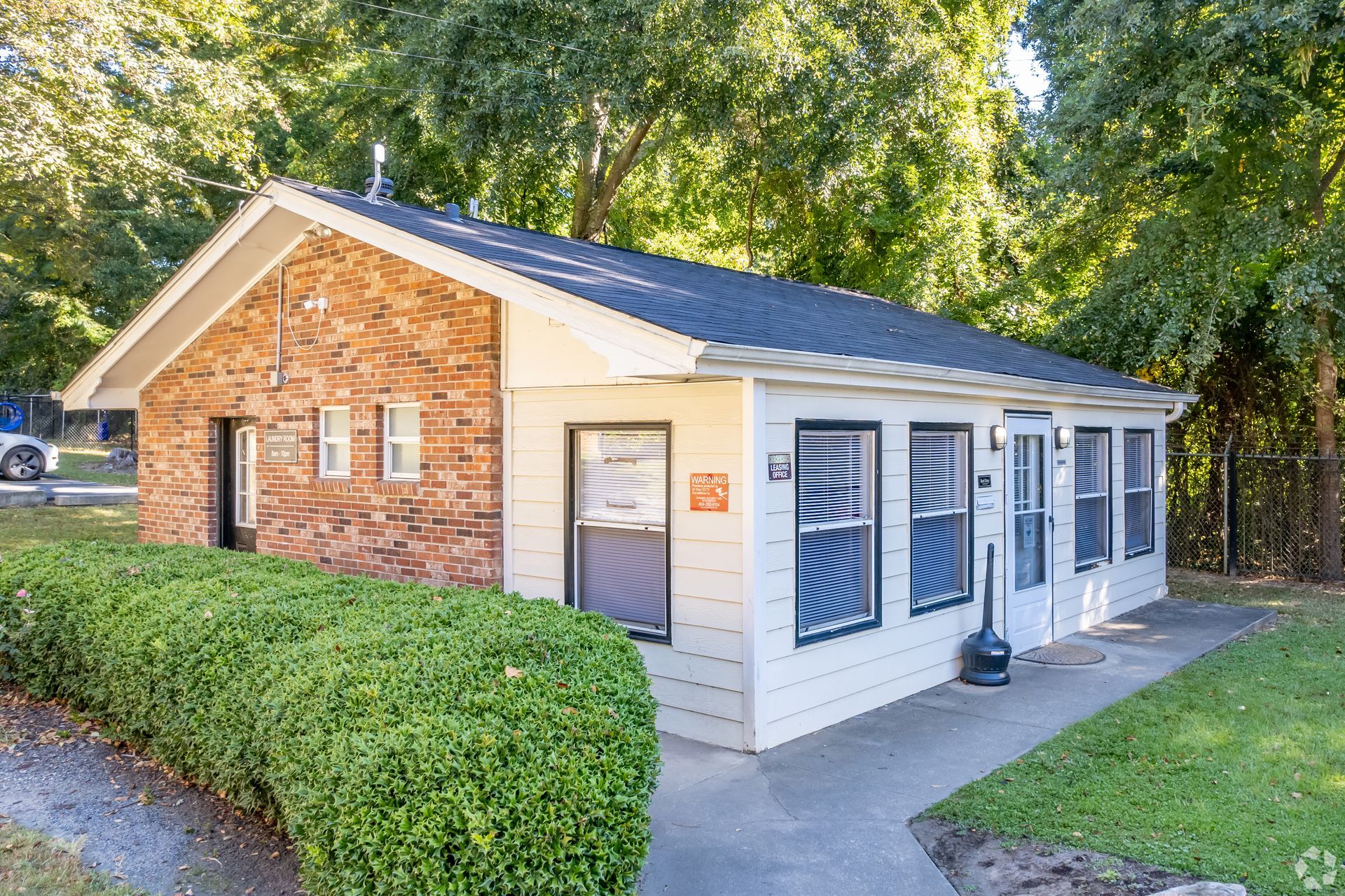 Building at Cascade Oaks Apartments in Atlanta, GA.