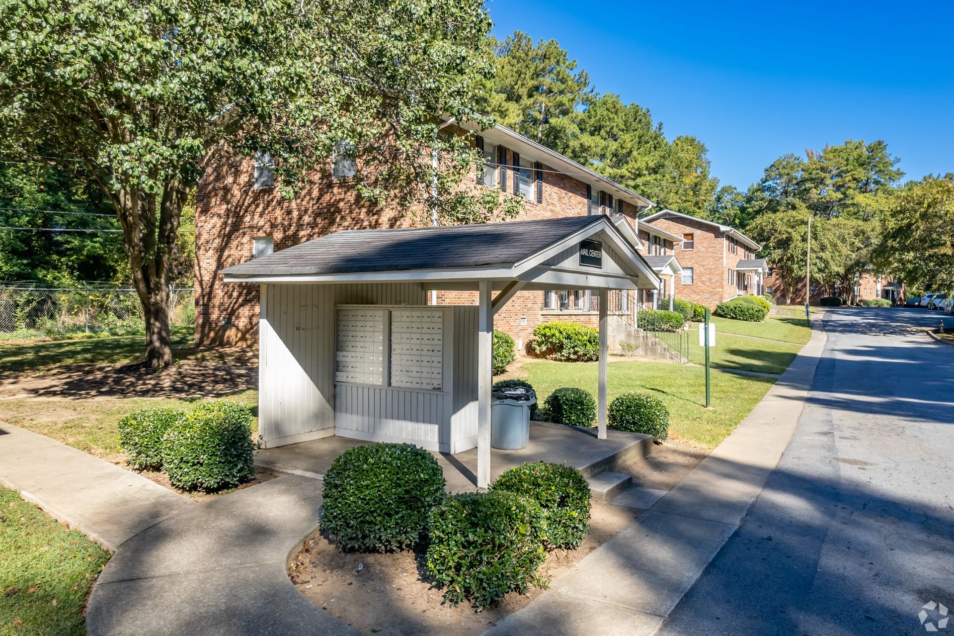 Building of Cascade Oaks Apartments in Atlanta, GA.