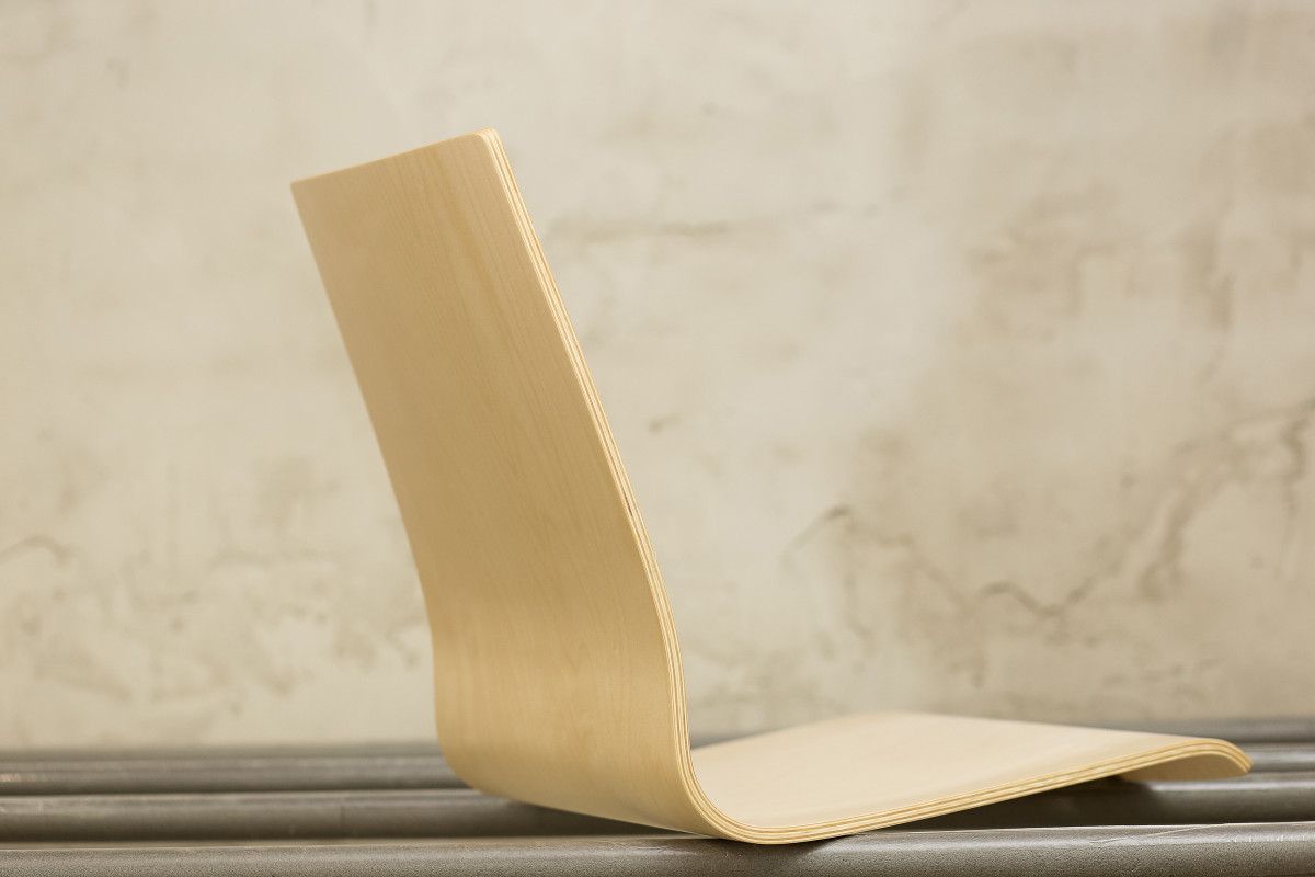 Medinės kėdės sėdimoji dalis.