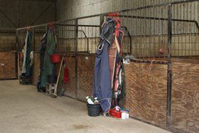 Indoor riding school - Banbury, Oxfordshire - Balscote DIY Livery Stables - Stables