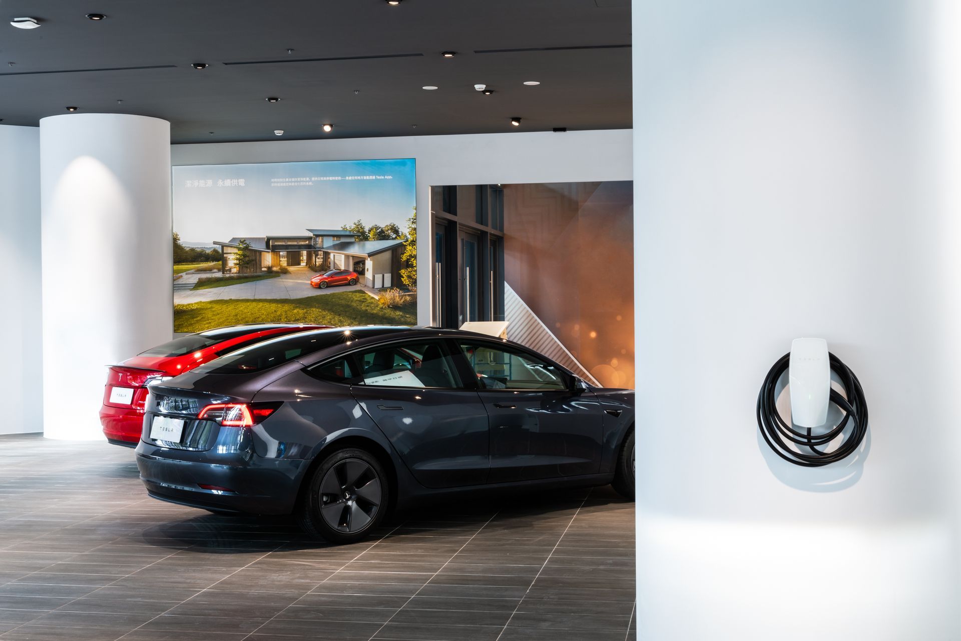 TESLA 新竹竹北體驗店