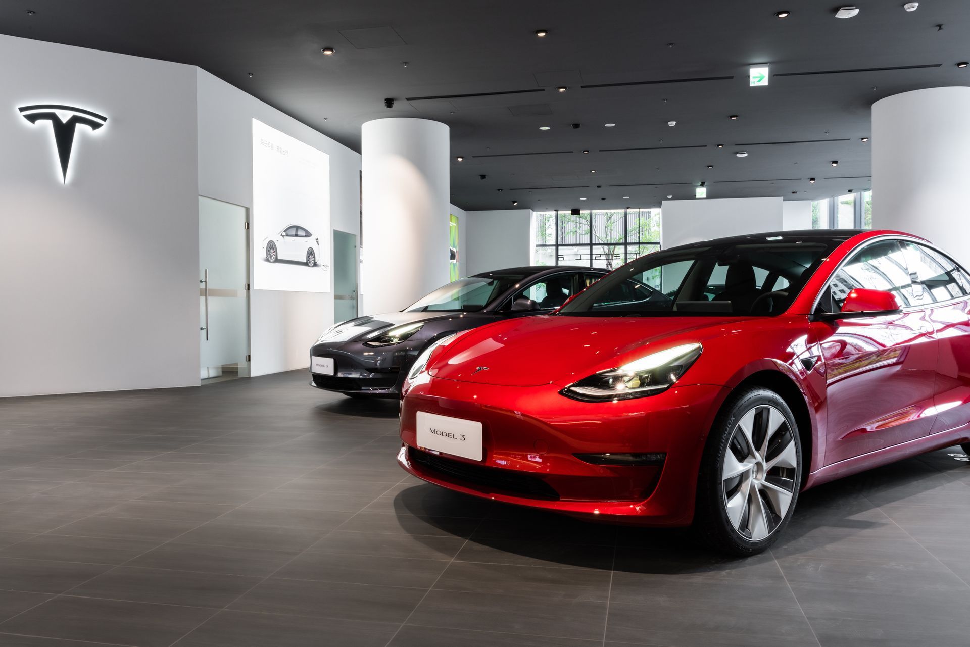 TESLA 新竹竹北體驗店