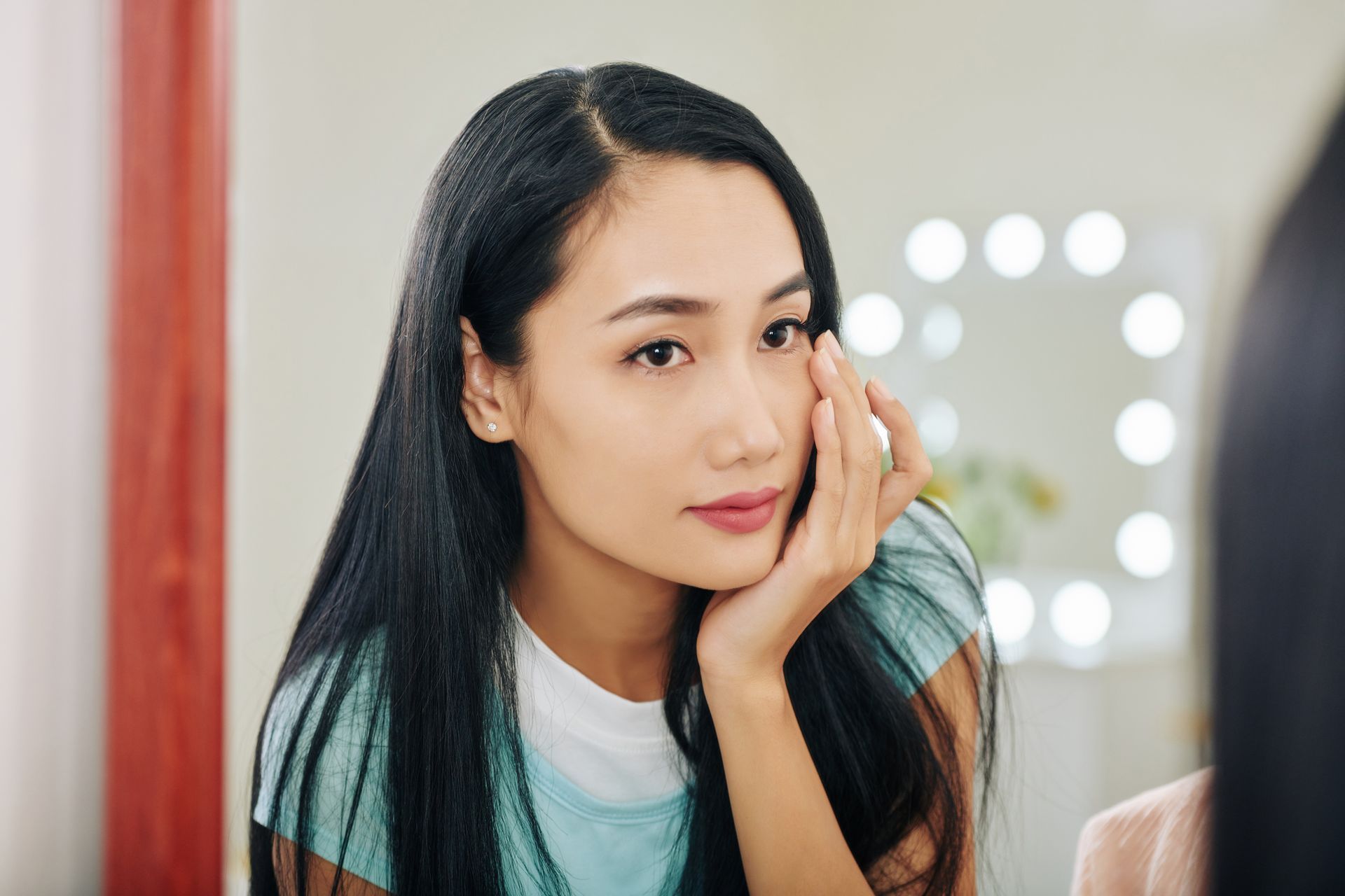 The Ultimate Guide to Undereye Treatment: How It Works and What to Expect