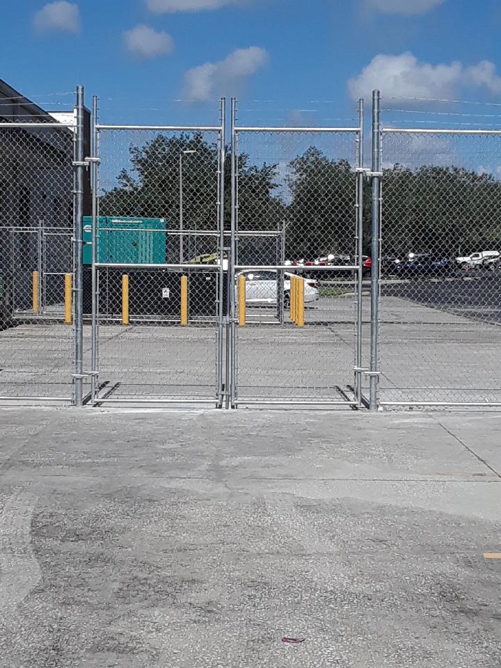 Galvanized Chainlink fence