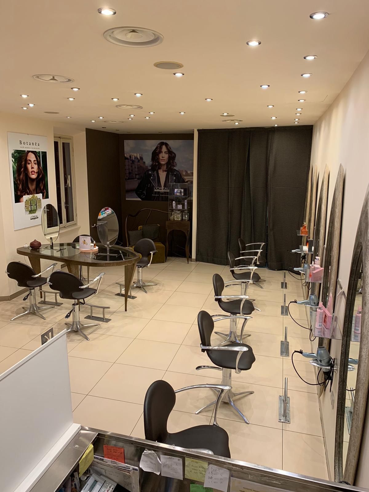 Altra visuale interna del negozio