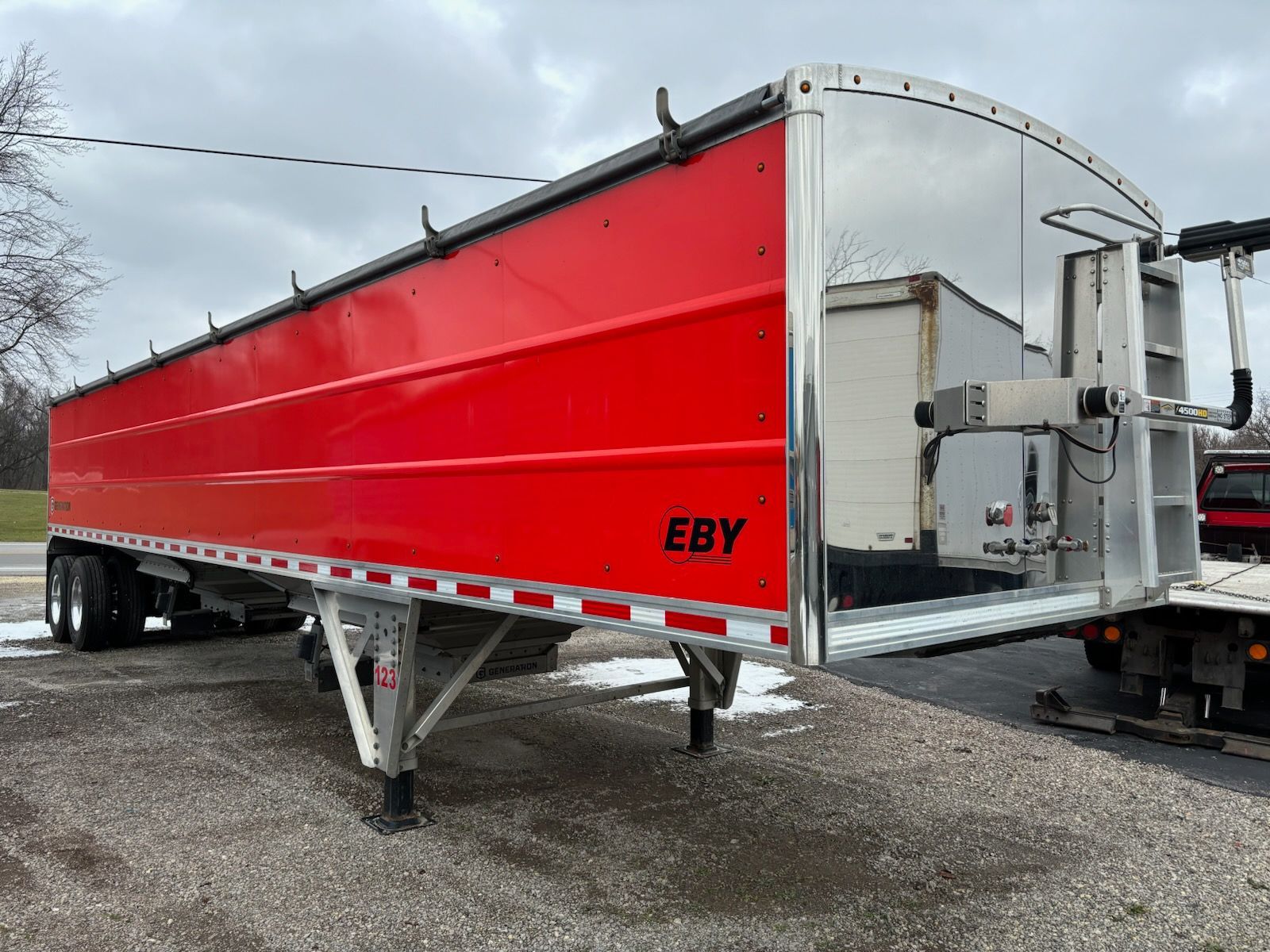 2021 Generation Eby Trailer, ag-hoppers, cameras in hoppers