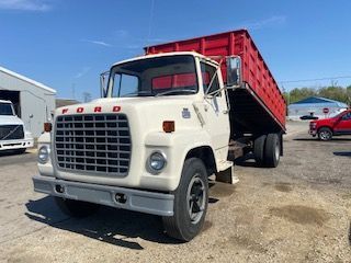 1979 Ford dump Truck, L700, 30,900k actual miles, 370 HP, V-8, 5 speed 2 speed rear end, 20' midwest bed & hoist, 17,000 rear axle, 9,000 front axle