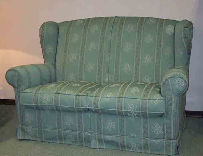 Divano sui toni dell'azzurro