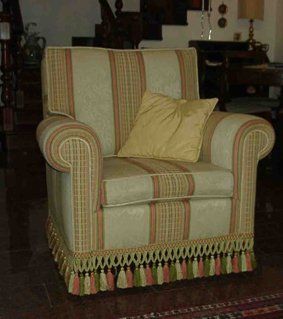 Poltrona con nappine