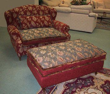 Poltrona ampia con poggiapiedi coordinato