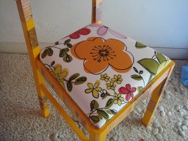 Esposizione con sedie foderate